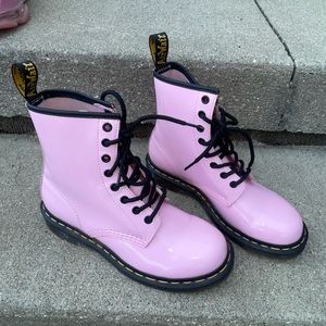 Pink patent Dr. Martens